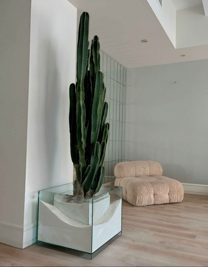 گلدان شیشه ای یووی